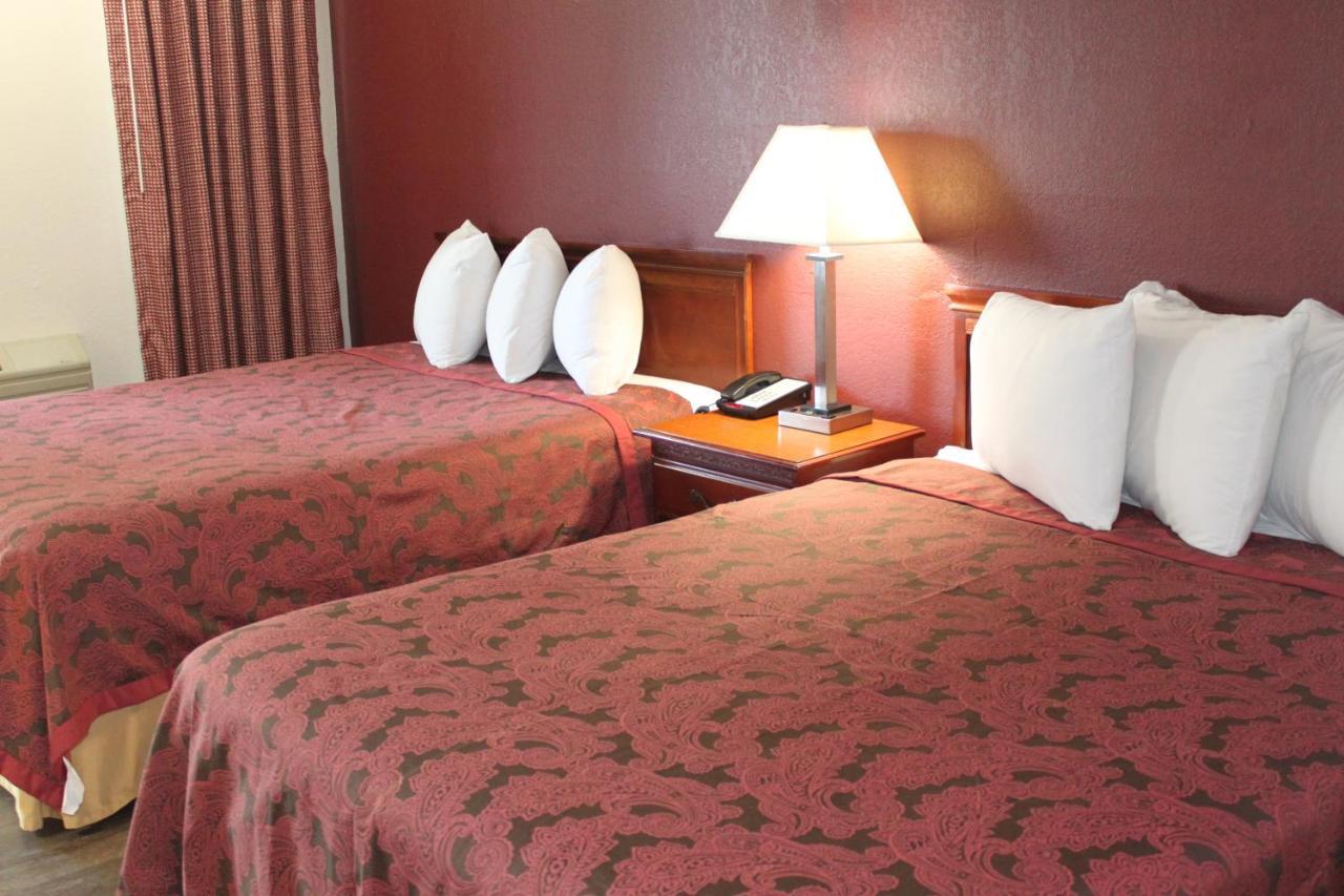Travel Inn Of Buford Exteriér fotografie
